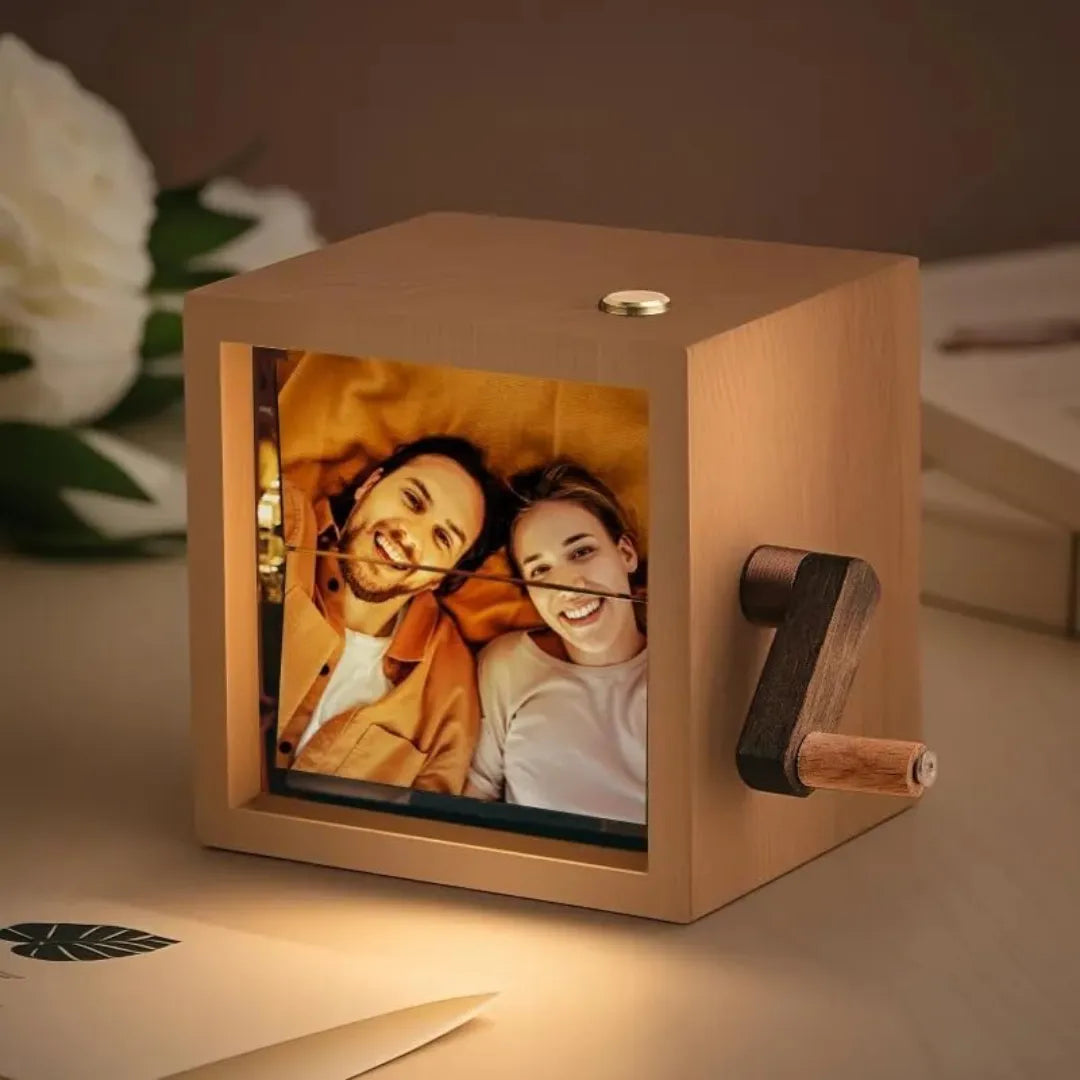 💞Hand-Crank Photo Box – Relive Your Favorite Memories❤️