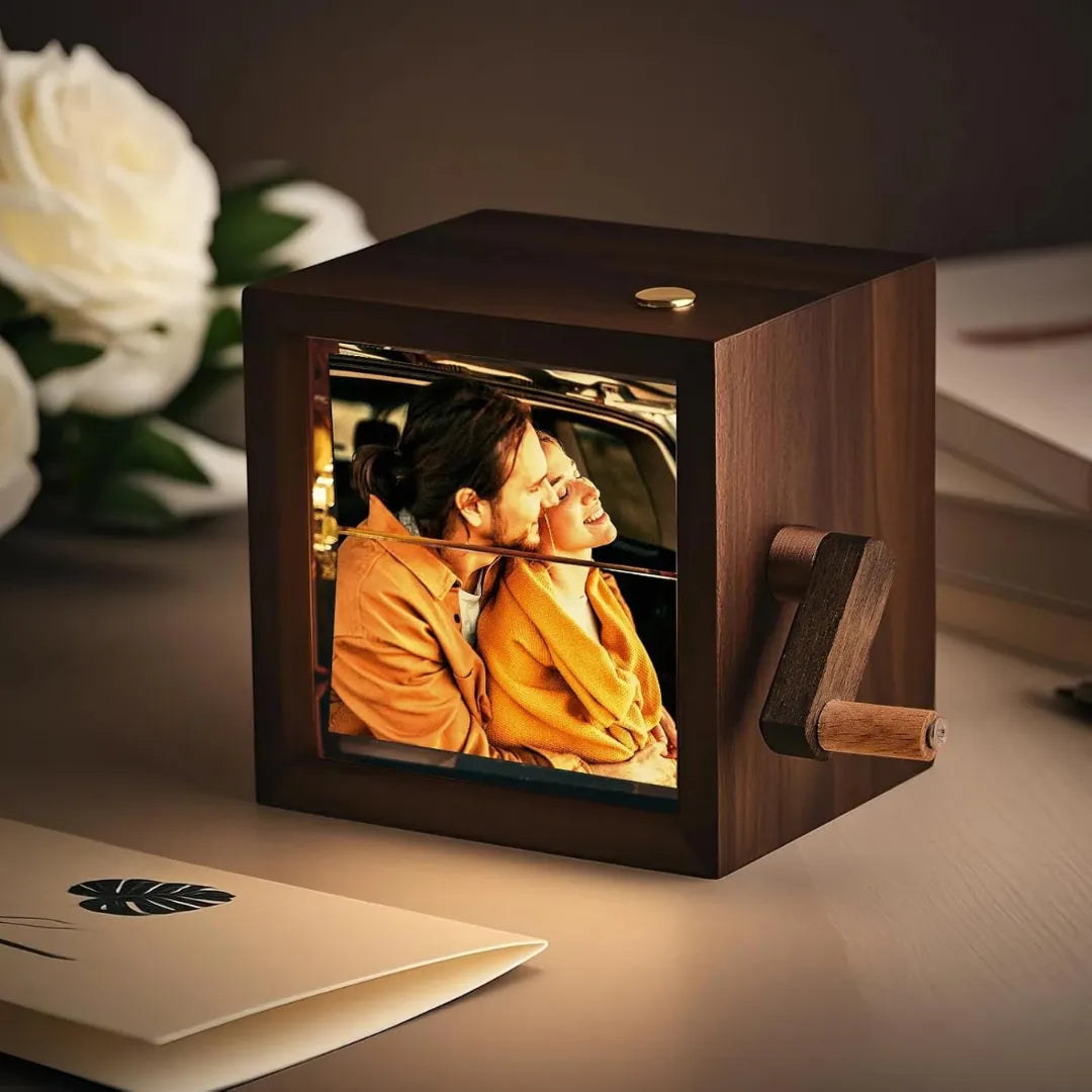 💞Hand-Crank Photo Box – Relive Your Favorite Memories❤️
