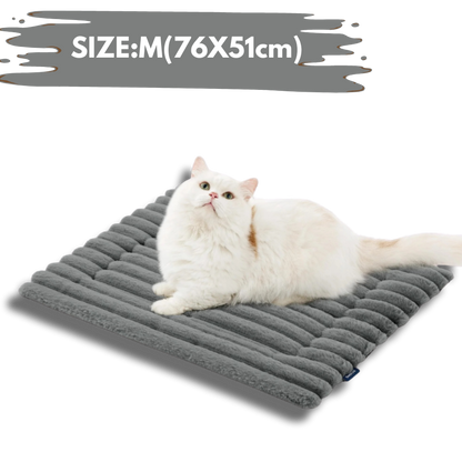 Self-Warming Cat & Dog Mat: Thermal Pet Bed Pad for Indoor/Outdoor Non-Slip & Extra Warm
