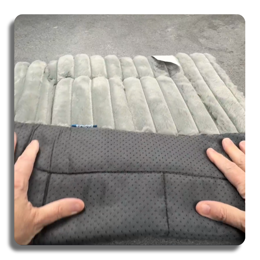 Self-Warming Cat & Dog Mat: Thermal Pet Bed Pad for Indoor/Outdoor Non-Slip & Extra Warm
