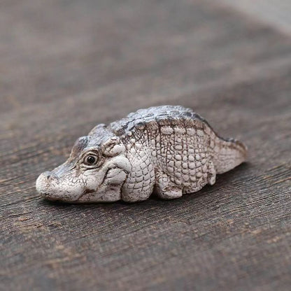🐊  Chubby Mini Crocodile Resin Figurine – Cute Desk Pet & Cozy Home Decor Accent