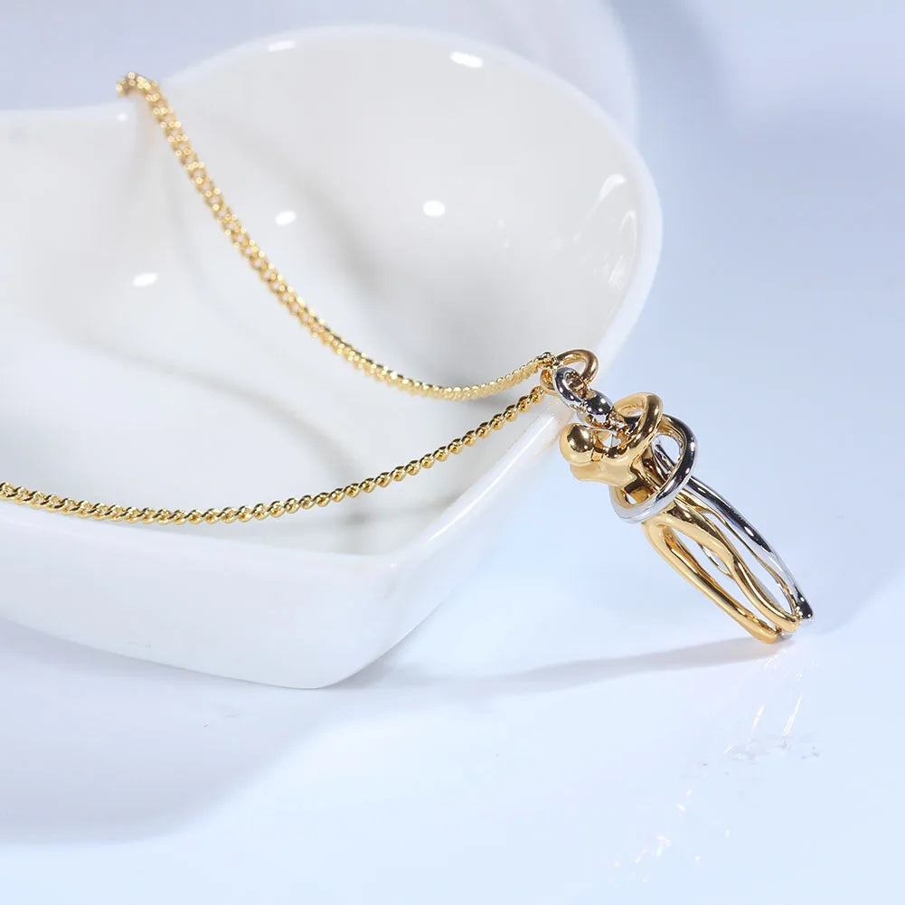 🏆35K+ SOLD! Couple's Hug Necklace（Gift box packaging🎁）