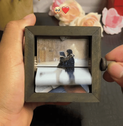 💞Hand-Crank Photo Box – Relive Your Favorite Memories❤️